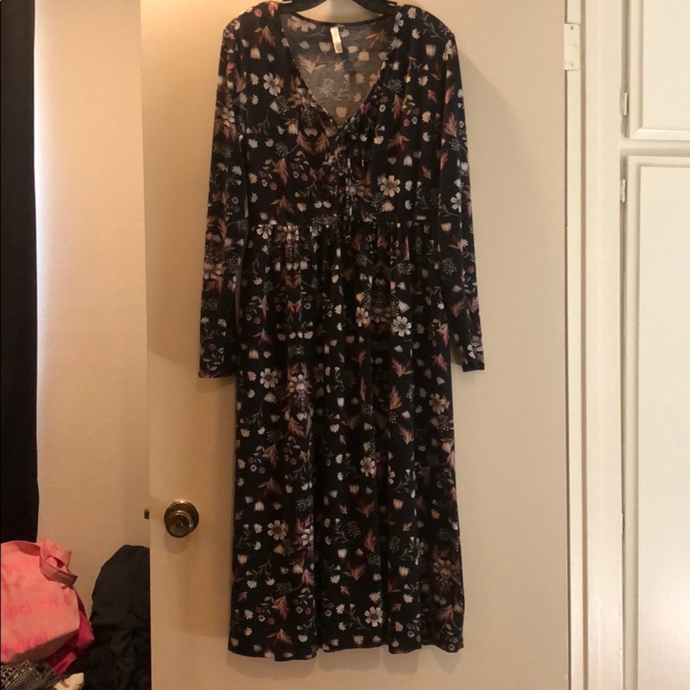 COPY - Floral long sleeve midi dress